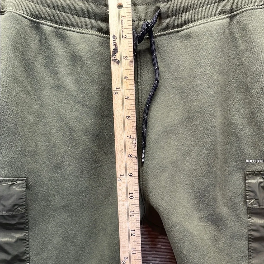 Hollister Green Cargo Pants‎ with Elastic Cuffs